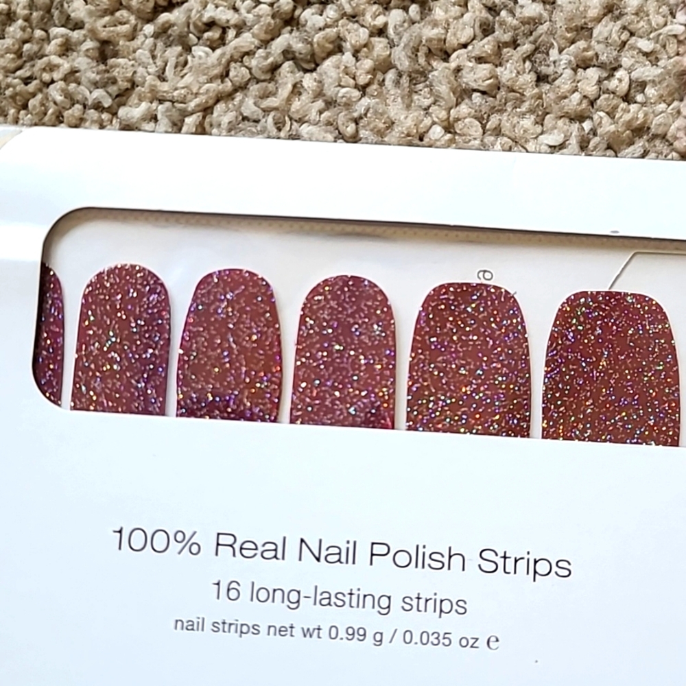 Color Street Nail Black Cherry Bonbon - Picture 2 of 4